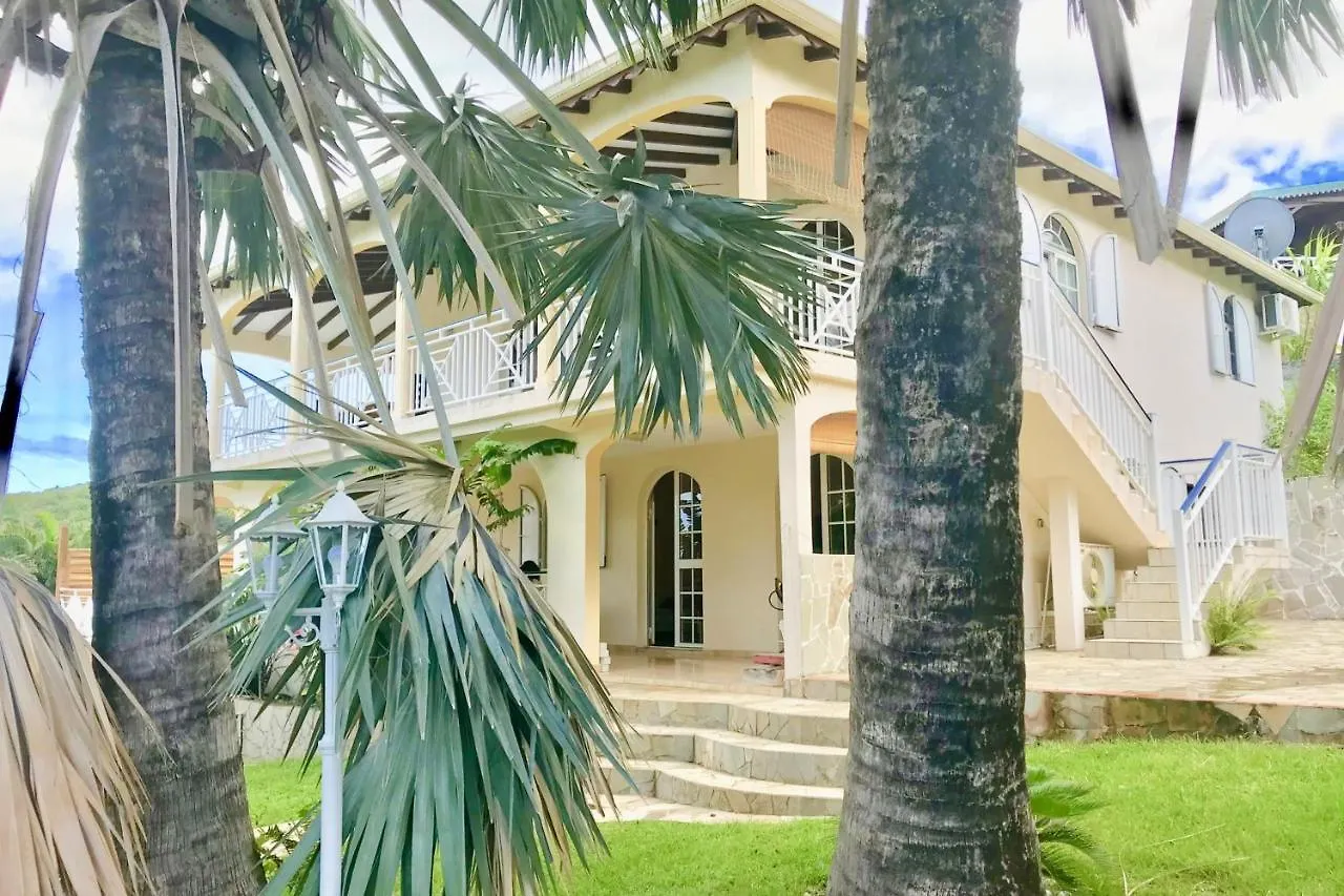 Villa De 5 Chambres A Deshaies A 250 M De La Plage Avec Vue Sur La Mer Piscine Privee Et Jacuzzi